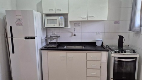 Apto 03-B de 1 dorm a duas quadras da Praia Grande - Ubatuba