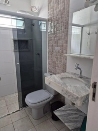 Apto 03-B de 1 dorm a duas quadras da Praia Grande - Ubatuba