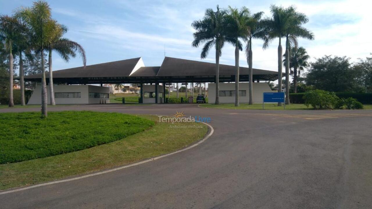 Casa para aluguel de temporada em Quadra (Ninho Verde 1)