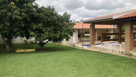 Linda Casa no Condomínio