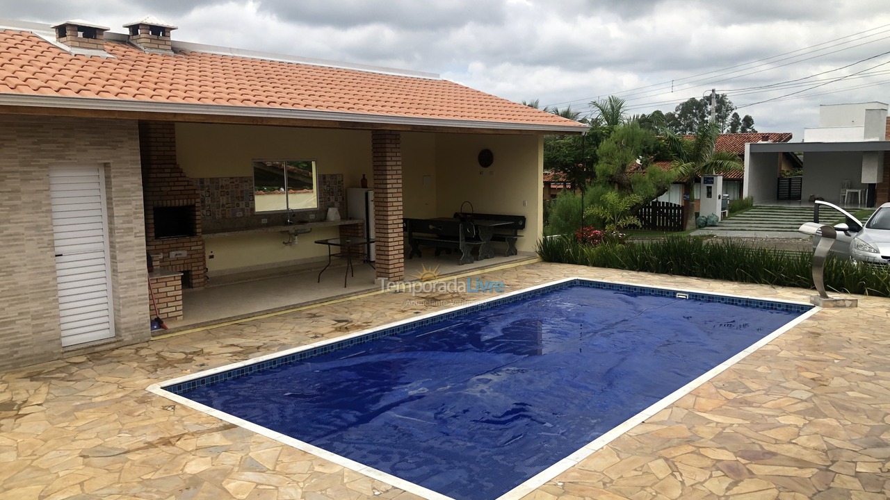 Casa para aluguel de temporada em Quadra (Ninho Verde 1)