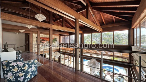 Increíble casa de playa de 7 habitaciones en Jurere Internacional