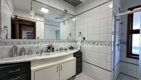 Increíble casa de playa de 7 habitaciones en Jurere Internacional