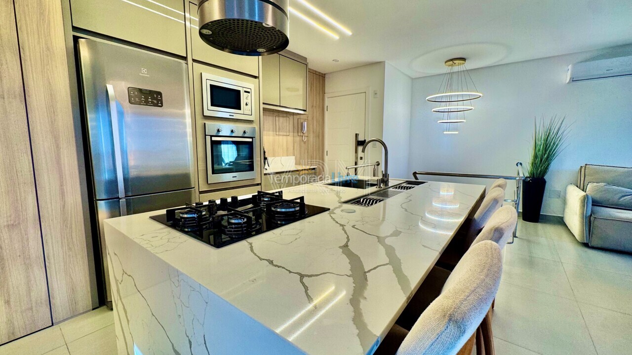 Apartamento para aluguel de temporada em Bombinhas (Canto Grande)