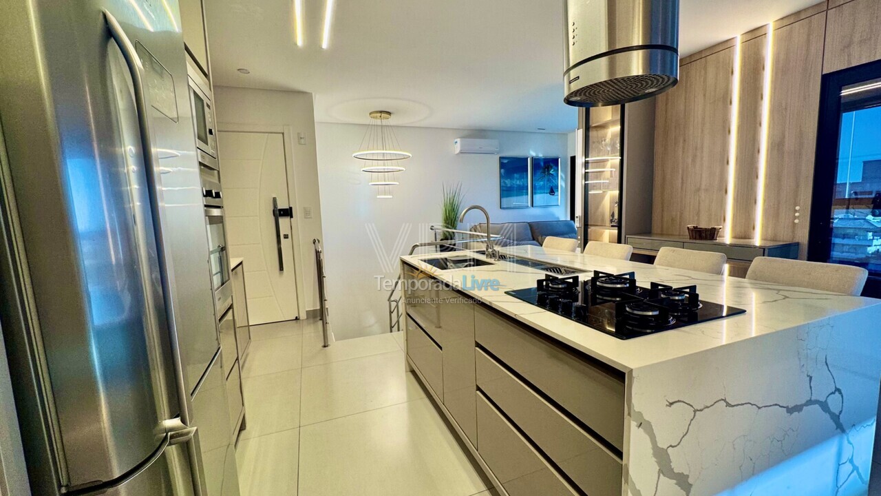 Apartamento para aluguel de temporada em Bombinhas (Canto Grande)