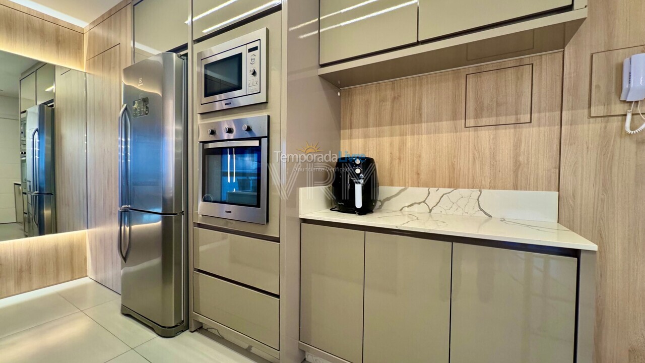 Apartamento para aluguel de temporada em Bombinhas (Canto Grande)