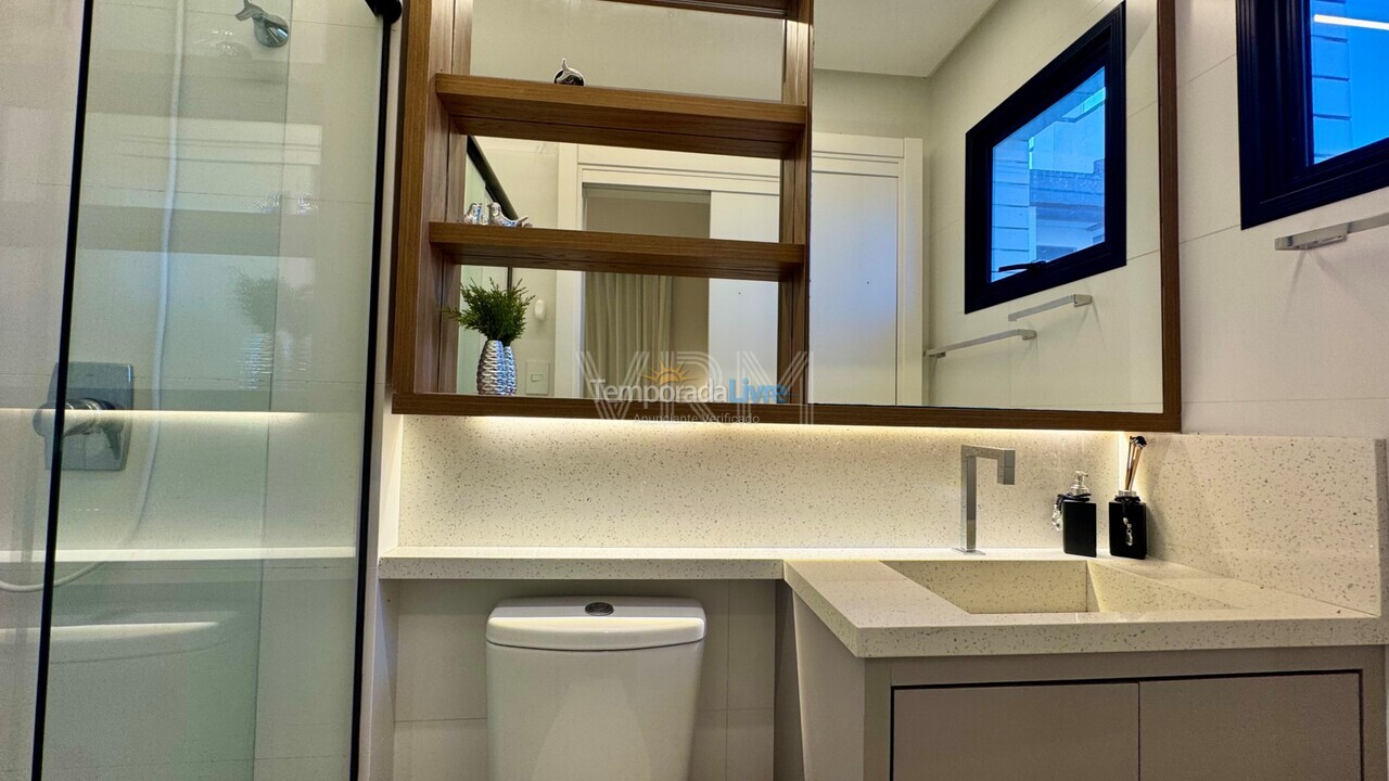 Apartamento para aluguel de temporada em Bombinhas (Canto Grande)