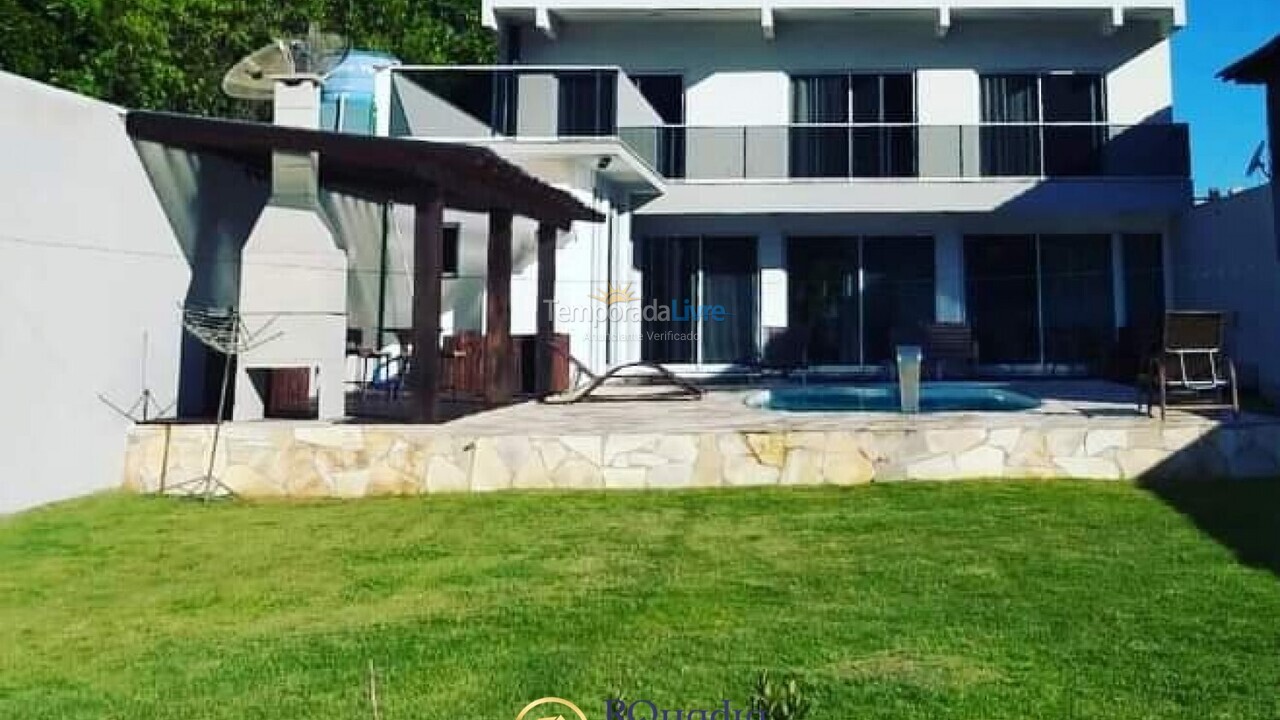 Casa para aluguel de temporada em Bombinhas (Praia de Bombas)