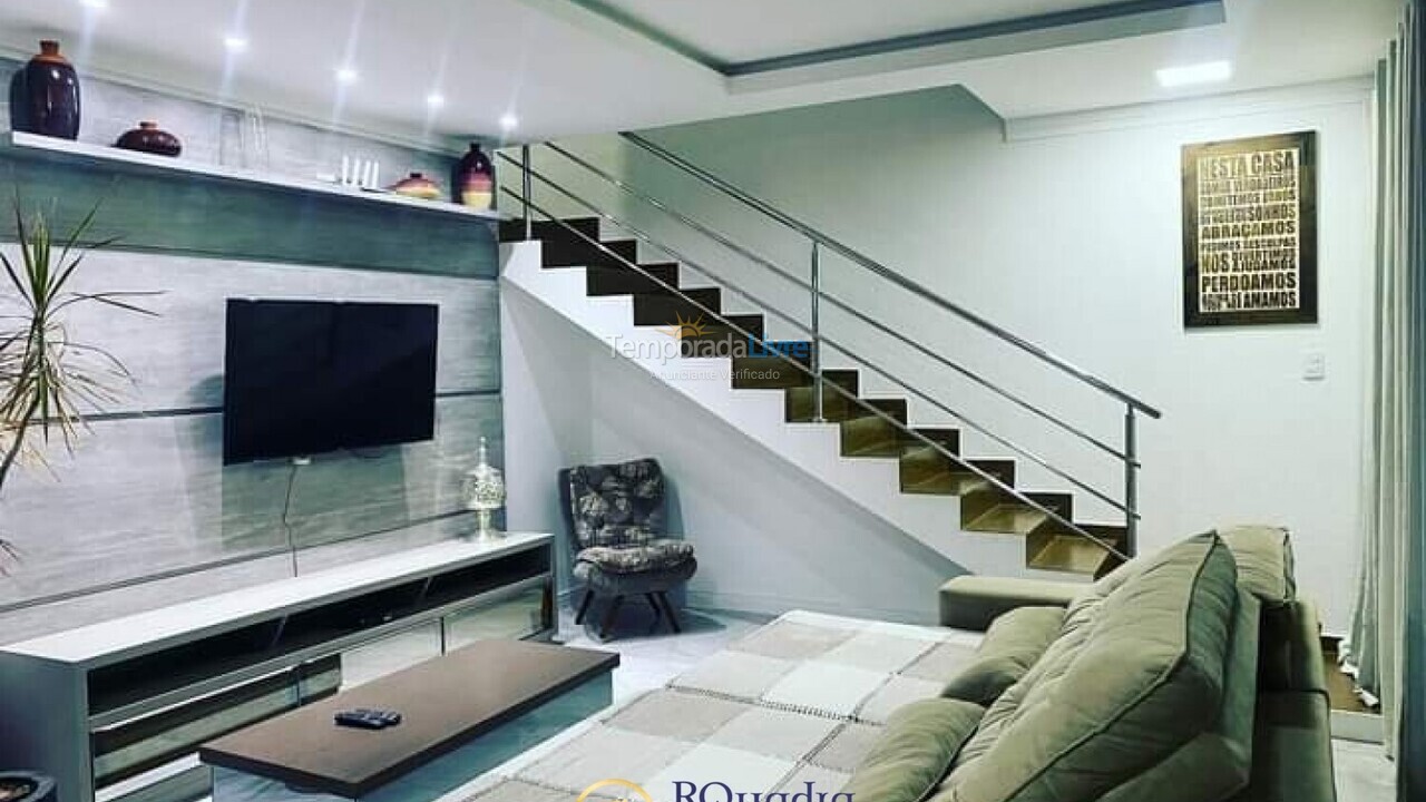 Casa para aluguel de temporada em Bombinhas (Praia de Bombas)