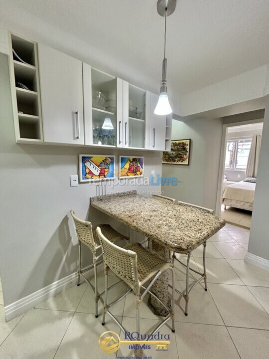 Apartamento para aluguel de temporada em Bombinhas (Praia de Bombas)