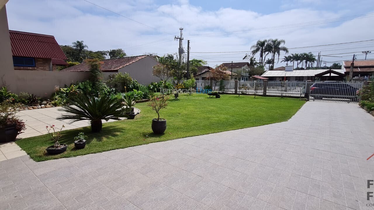 Casa para alquiler de vacaciones em São Francisco do Sul (Ubatuba)