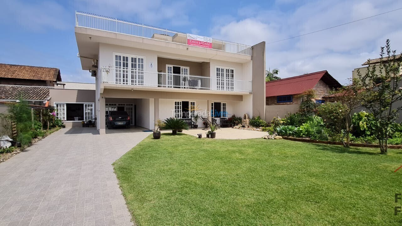 Casa para alquiler de vacaciones em São Francisco do Sul (Ubatuba)