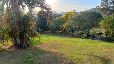 Paz, sossego, montanhas, ar puro, é o que a vida no campo representa