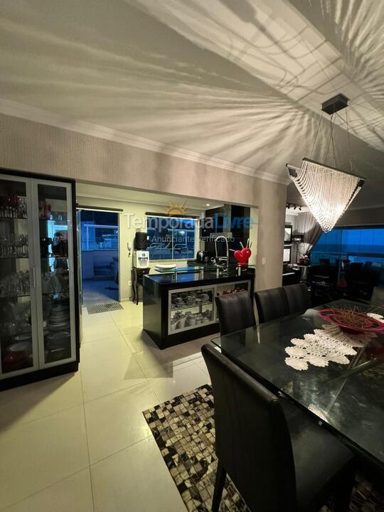 Apartamento para aluguel de temporada em Bombinhas (Praia de Bombas)