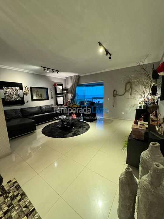 Apartamento para aluguel de temporada em Bombinhas (Praia de Bombas)