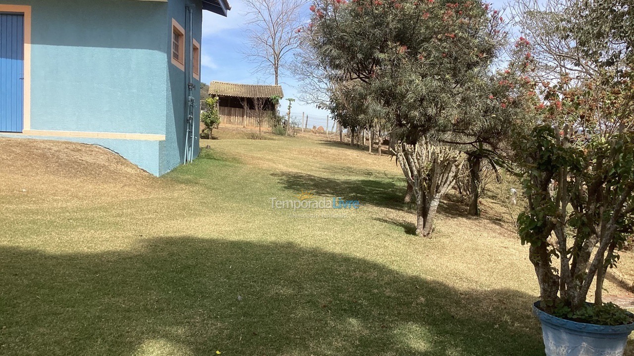 Chácara / sítio para aluguel de temporada em Bragança Paulista (Chacara Casa da Floresta)