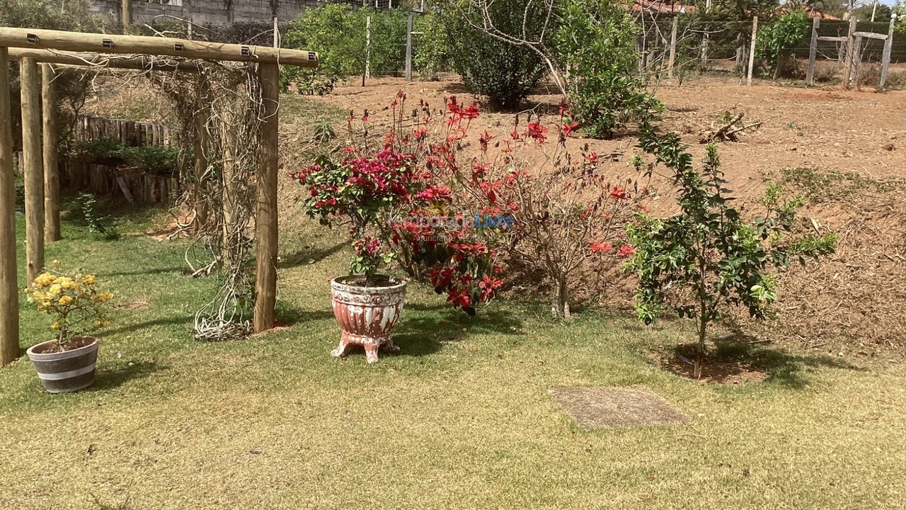 Chácara / sítio para aluguel de temporada em Bragança Paulista (Chacara Casa da Floresta)