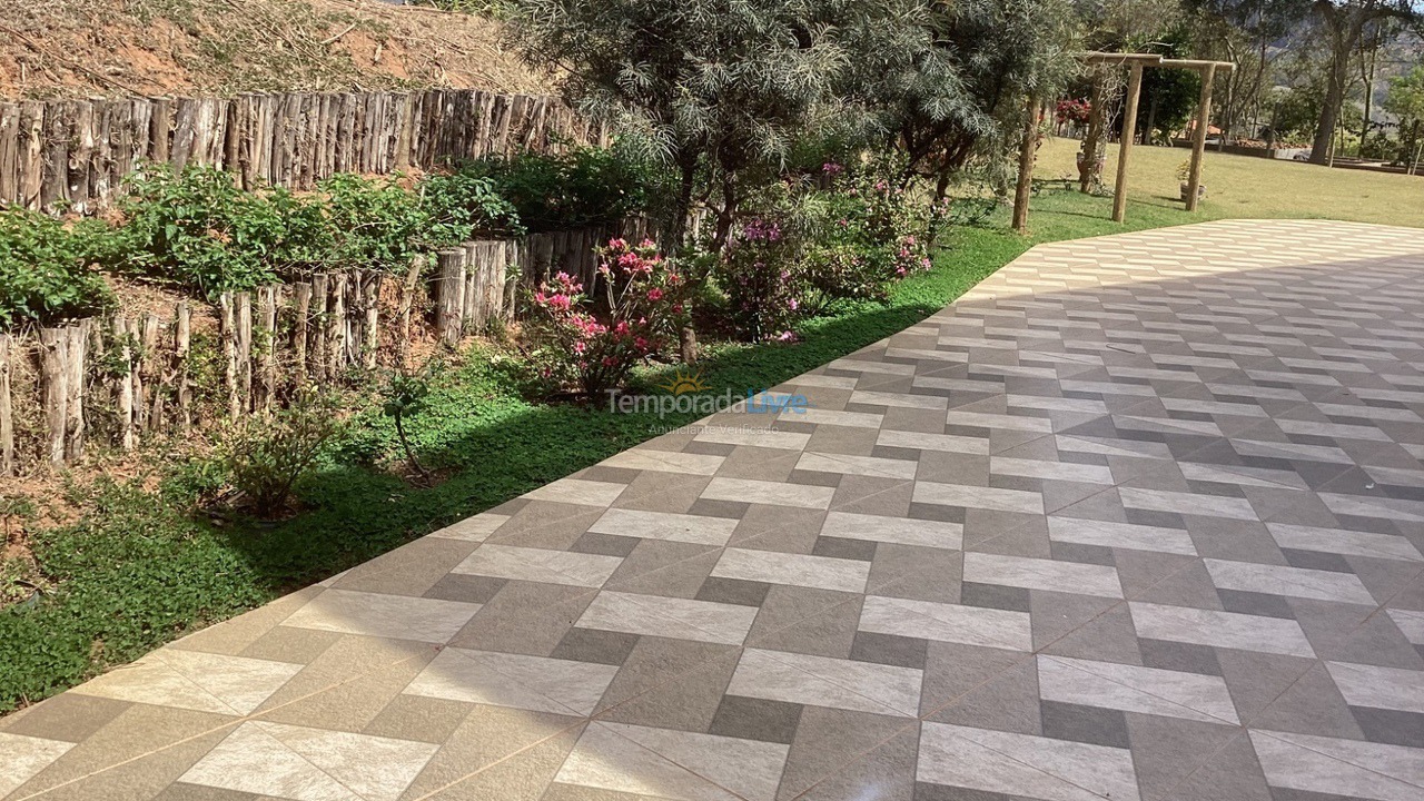 Chácara / sítio para aluguel de temporada em Bragança Paulista (Chacara Casa da Floresta)