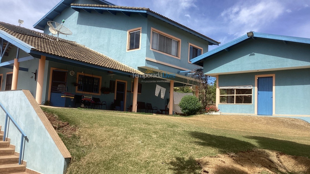 Chácara / sítio para aluguel de temporada em Bragança Paulista (Chacara Casa da Floresta)