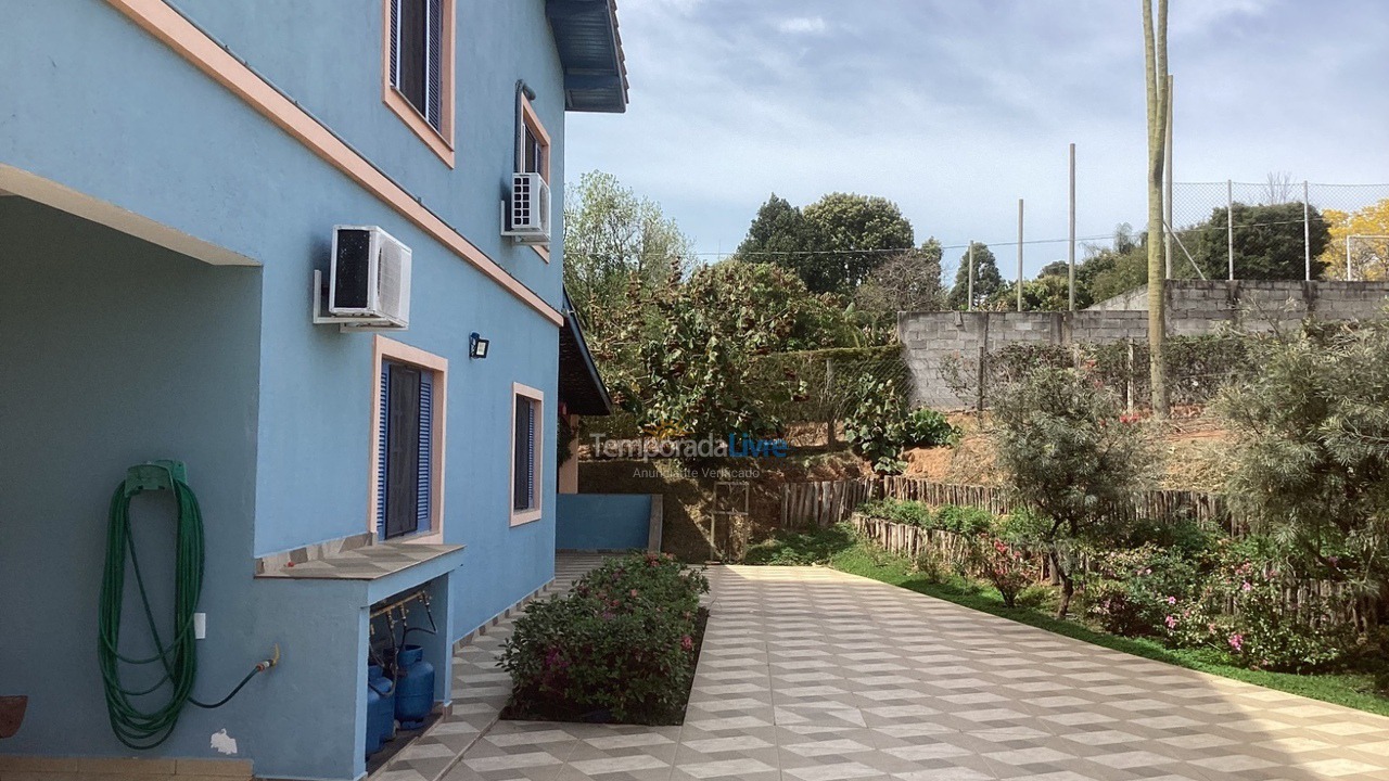 Chácara / sítio para aluguel de temporada em Bragança Paulista (Chacara Casa da Floresta)