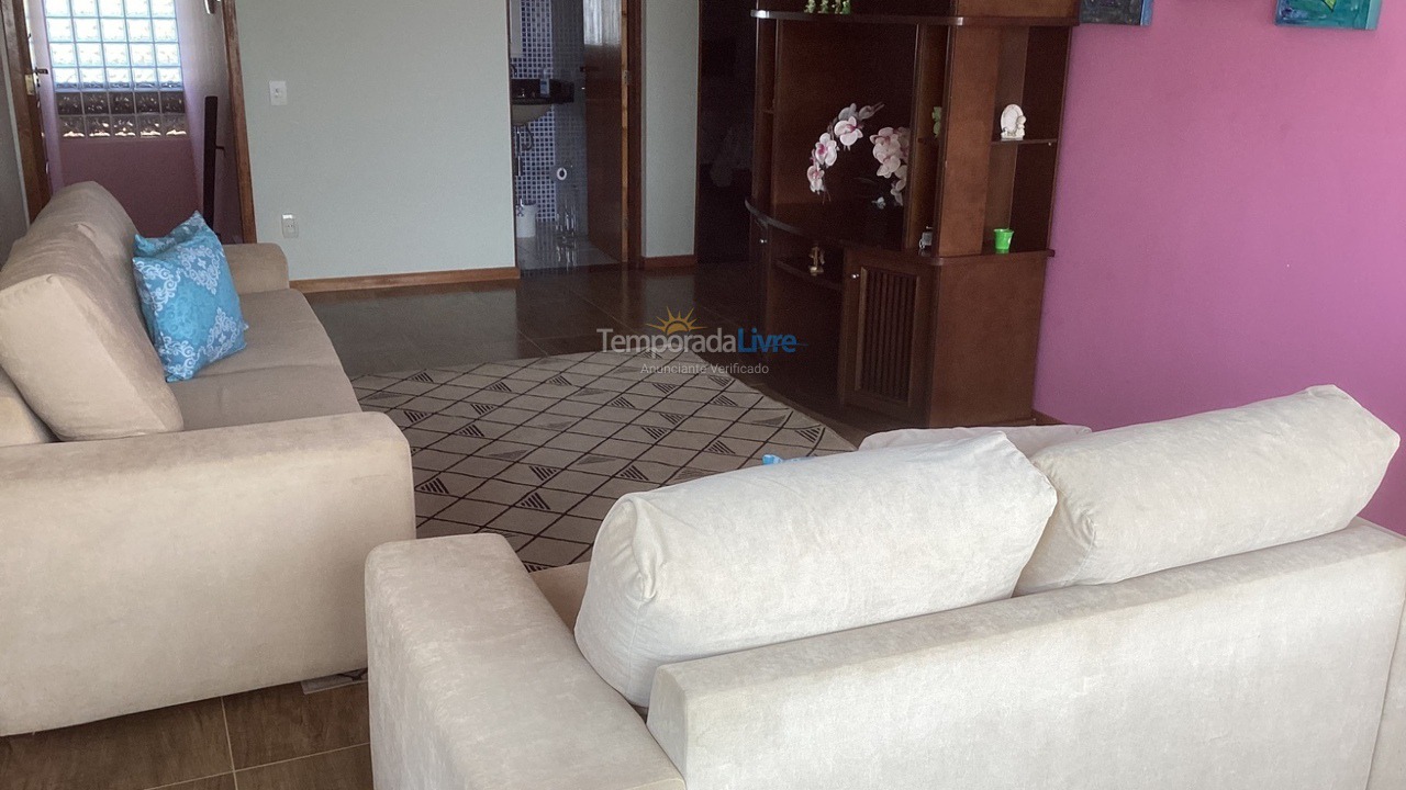 Chácara / sítio para aluguel de temporada em Bragança Paulista (Chacara Casa da Floresta)