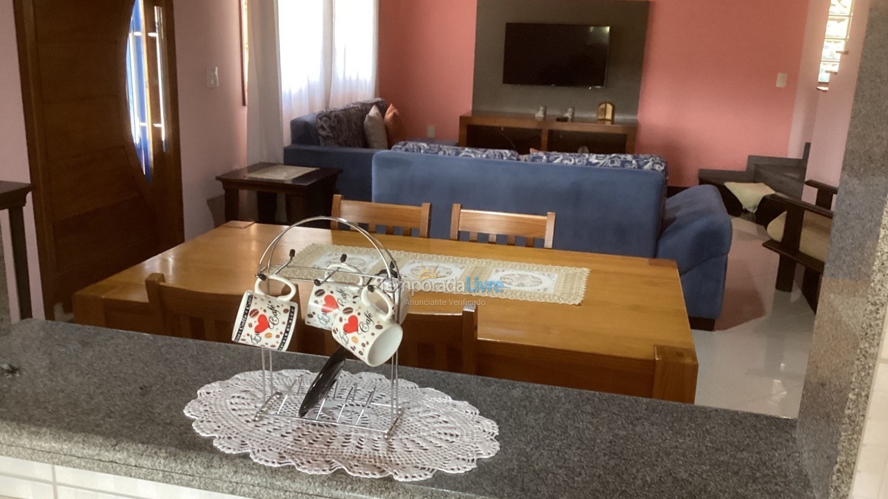 Chácara / sítio para aluguel de temporada em Bragança Paulista (Chacara Casa da Floresta)