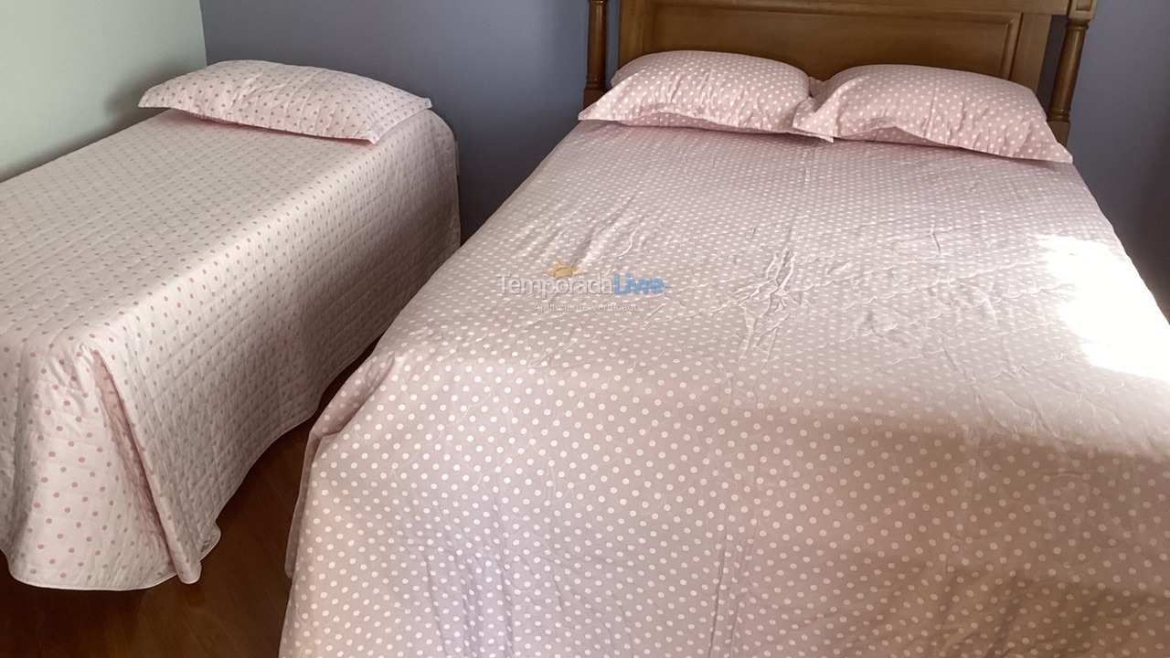 Chácara / sítio para aluguel de temporada em Bragança Paulista (Chacara Casa da Floresta)