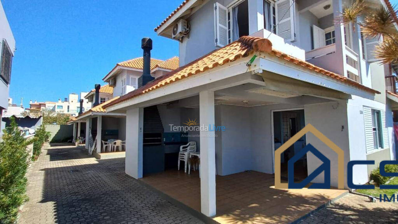 House for vacation rental in Florianopolis (Canasvieiras)