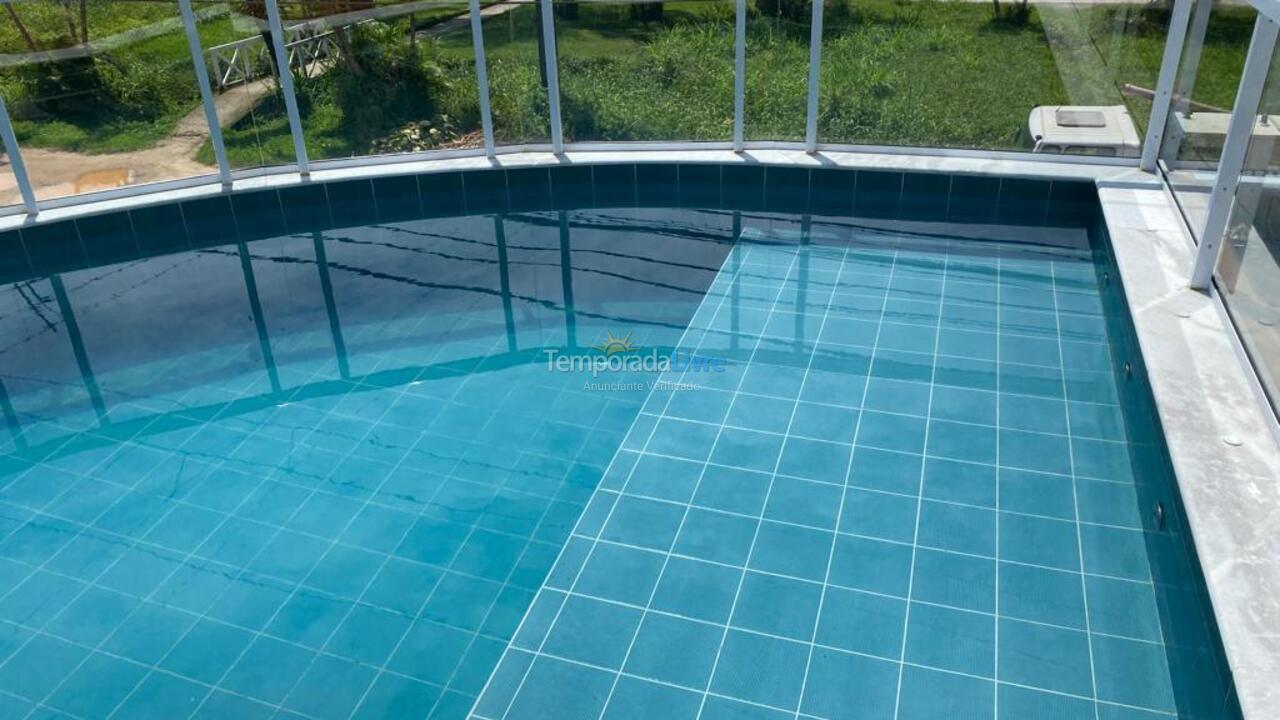 Apartamento para aluguel de temporada em Ubatuba (Praia das Toninhas)