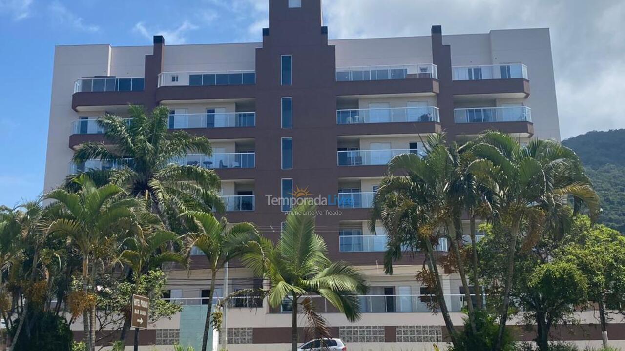 Apartamento para aluguel de temporada em Ubatuba (Praia das Toninhas)