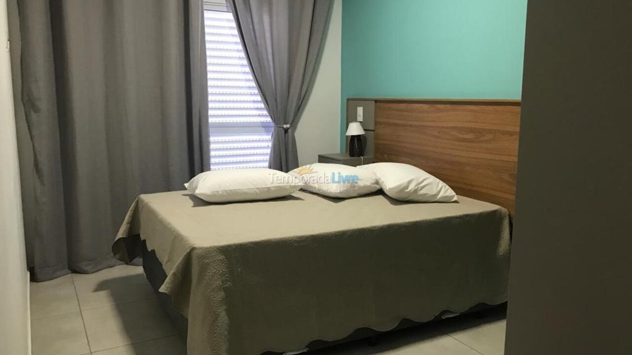 Apartamento para aluguel de temporada em Ubatuba (Praia das Toninhas)