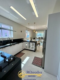 HIGH STANDARD APARTMENT WITH 03 BEDROOMS