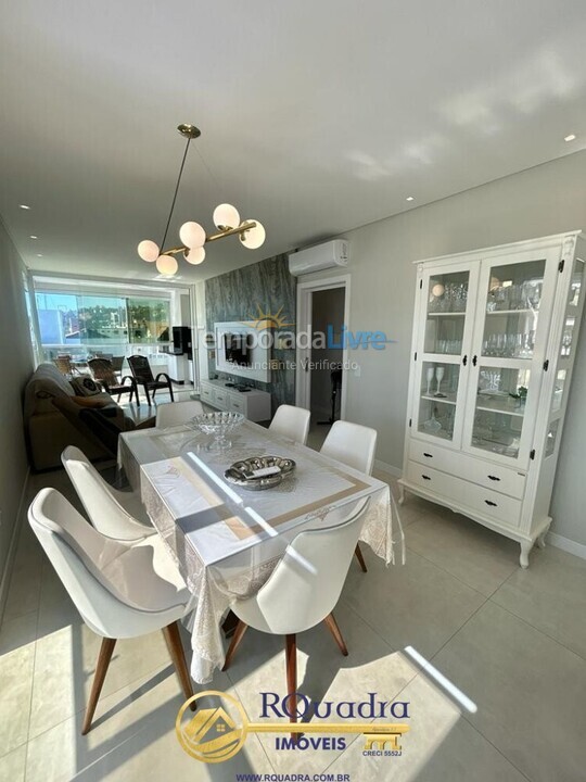 Apartment for vacation rental in Bombinhas (Praia de Bombas)