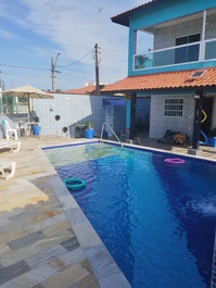SOBRADO COM PISCINA, HIDRO E PRAINHA PÉ NA AREIA 😂⛱️🏊🏻