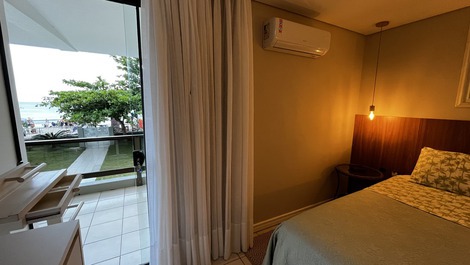 Apartamento frente mar na Praia da Lagoinha!