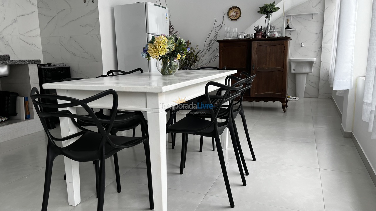 Apartamento para aluguel de temporada em Florianópolis (Praia da Lagoinha)