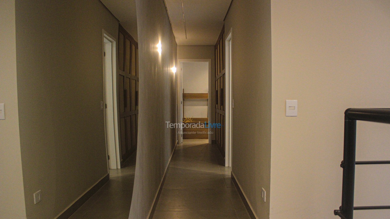 Casa para alquiler de vacaciones em São Sebastião (Camburi)