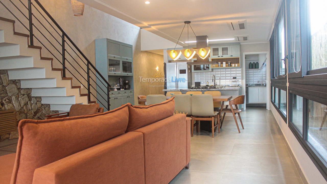 Casa para alquiler de vacaciones em São Sebastião (Camburi)