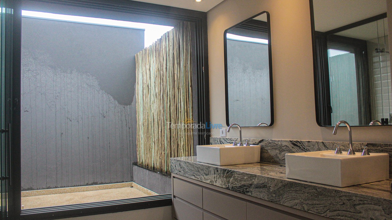 Casa para alquiler de vacaciones em São Sebastião (Camburi)