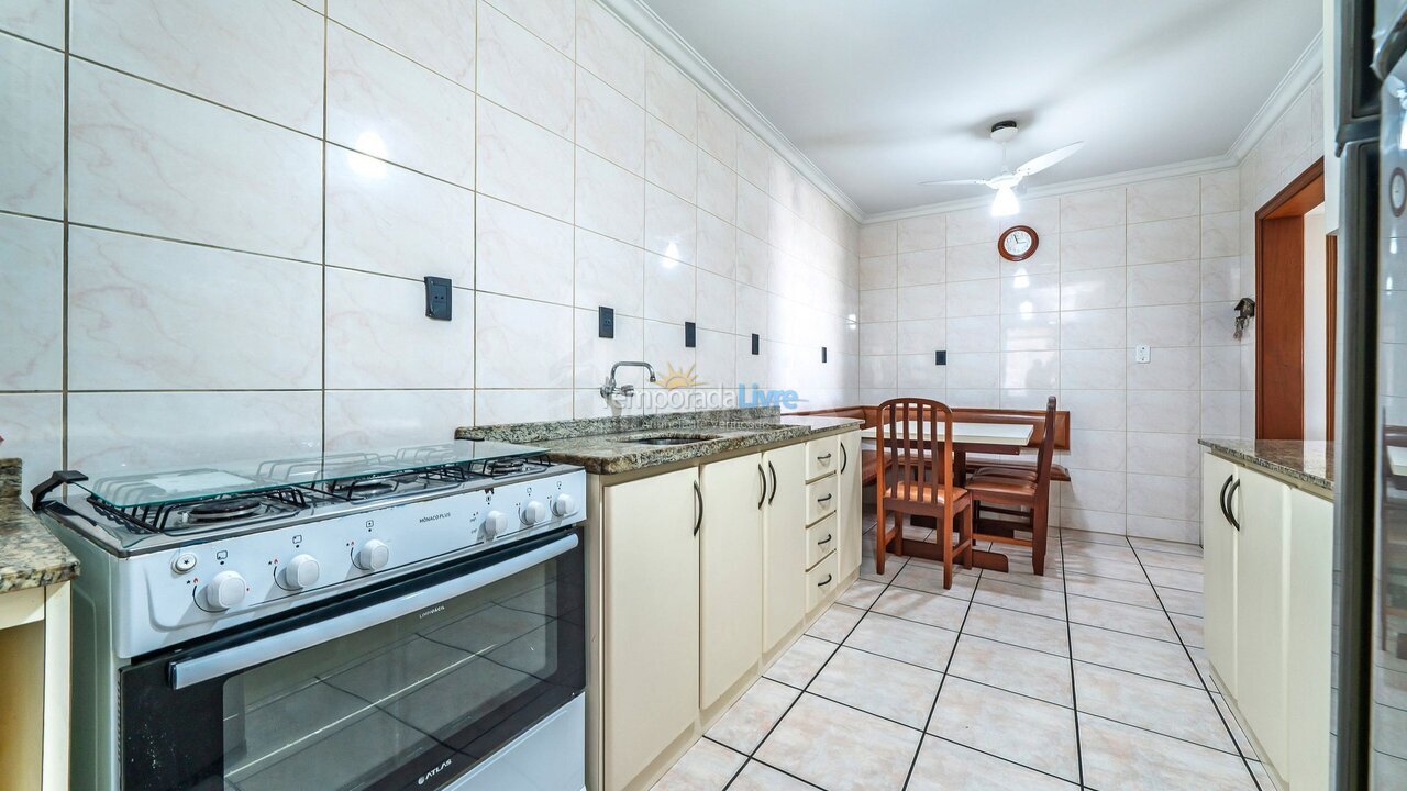 Apartamento para aluguel de temporada em Bombinhas (Praia de Bombinhas)