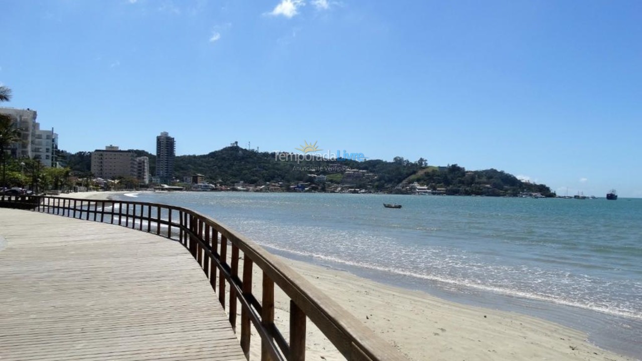 Apartment for vacation rental in Itapema (Centro)