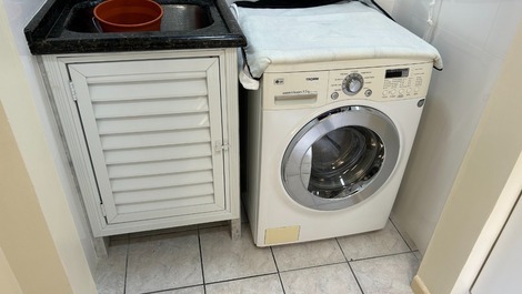 BEAUTIFUL 3 BEDROOMS FRONT OF THE SEA