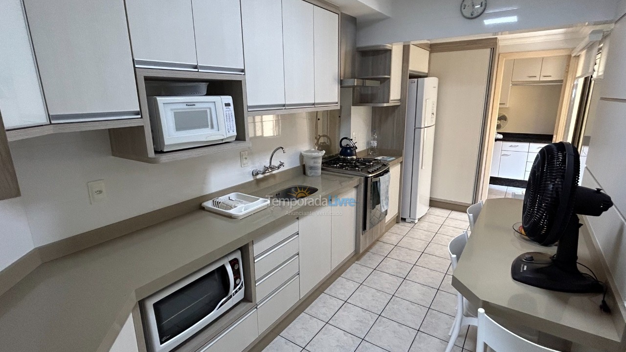 Apartment for vacation rental in Itapema (Centro)