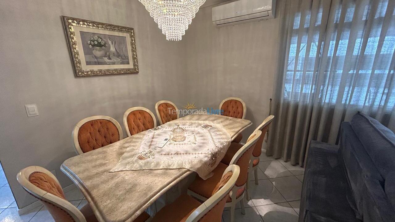 Apartment for vacation rental in Itapema (Centro)