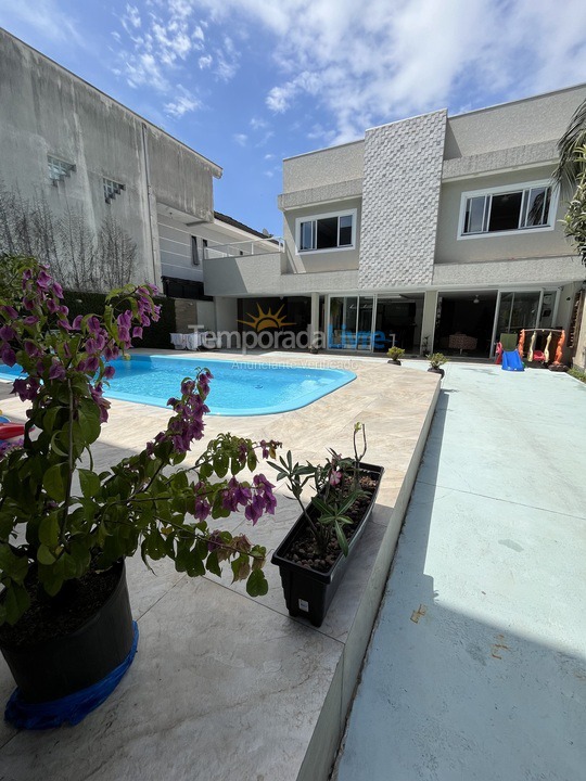 Casa para aluguel de temporada em Matinhos (Caiobá)