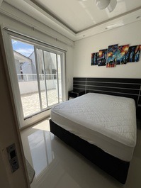 Sobrado alto padrão em Caiobá COM PISCINA