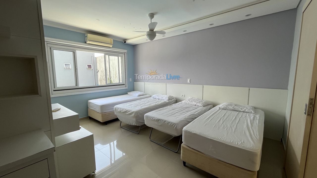 Casa para aluguel de temporada em Matinhos (Caiobá)