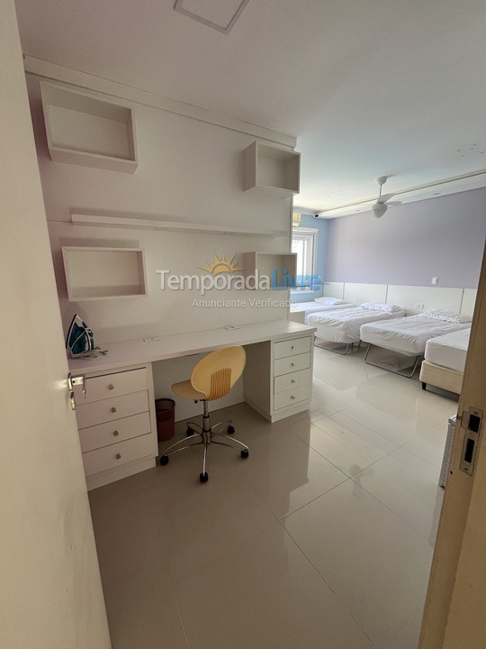 Casa para aluguel de temporada em Matinhos (Caiobá)