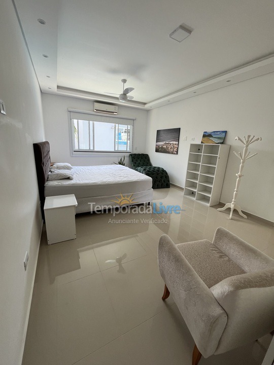 Casa para aluguel de temporada em Matinhos (Caiobá)