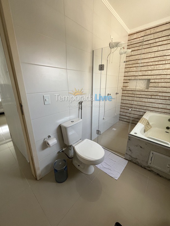 Casa para aluguel de temporada em Matinhos (Caiobá)